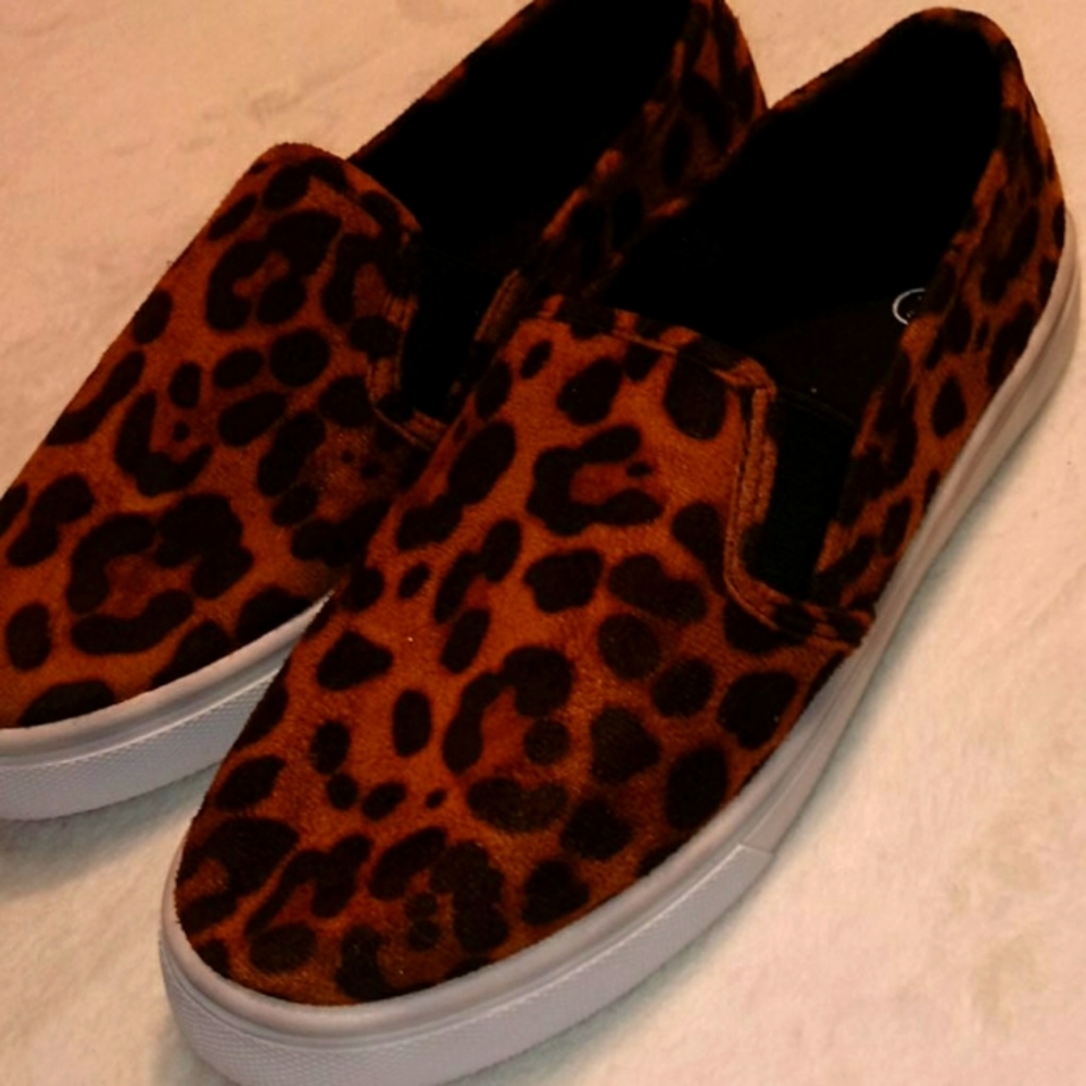 Women's Leopard Print Slide On Shoes - Picture 2 of 7